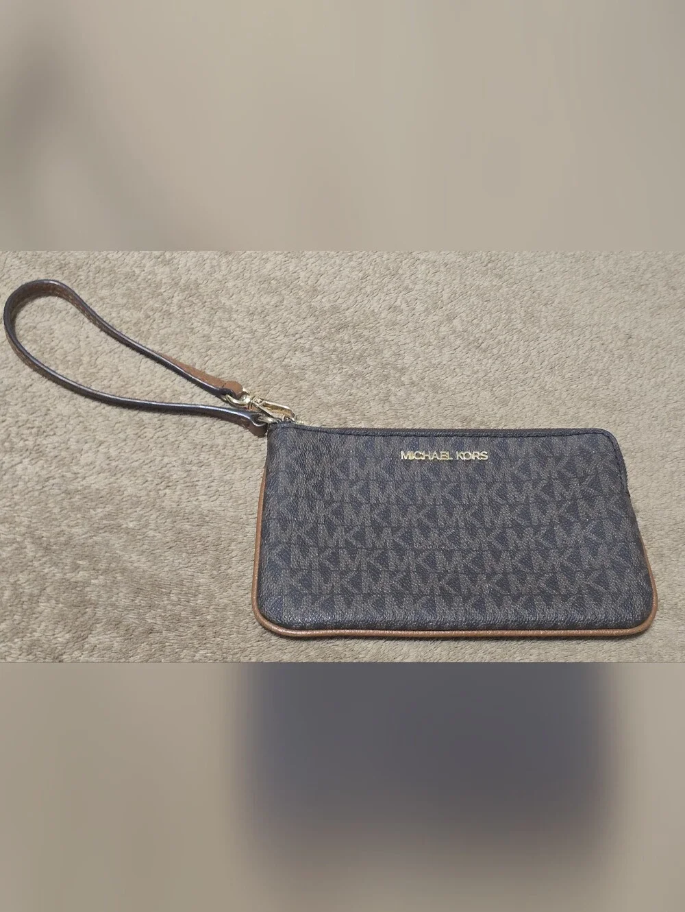 👝 Michael Kors Jet Set Brown Signature MK PVC Leather Large Travel Wristlet